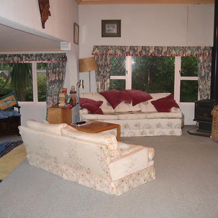 Bush House Bed and Breakfast Lower Hutt Esterno foto